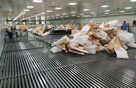 青岛工厂改造了中央空调的缝纫净化