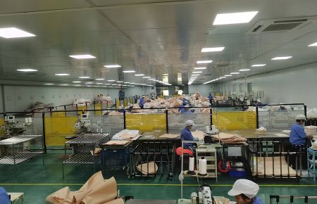 青岛工厂改造了中央空调的缝纫净化