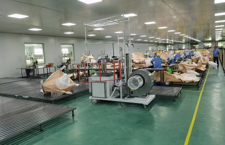 青岛工厂改造了中央空调的缝纫净化