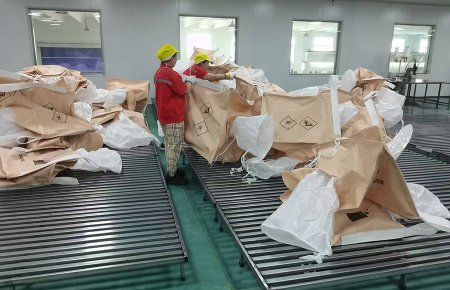 青岛工厂改造了中央空调的缝纫净化